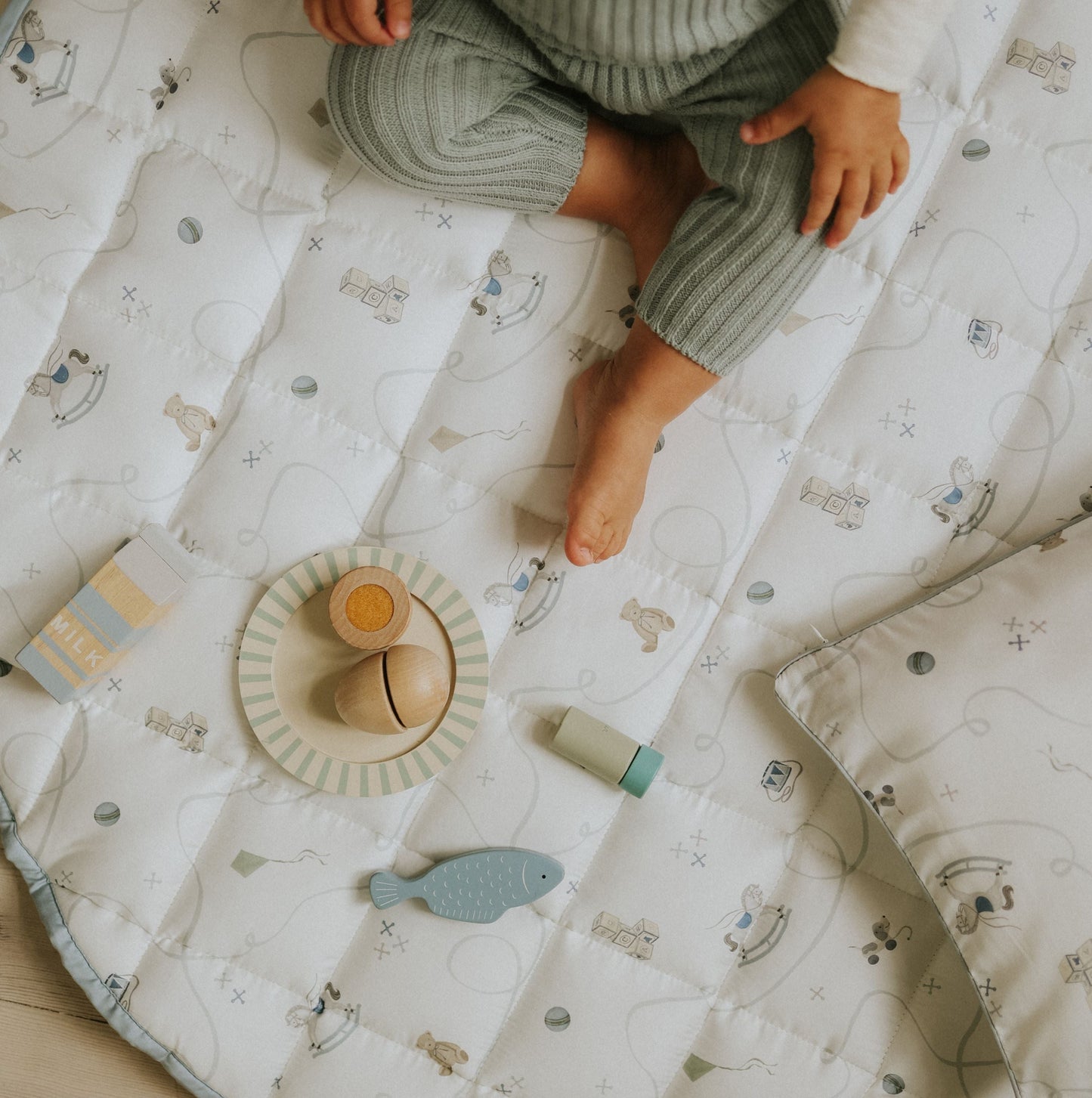 Little Toy Chest Play Mat - Ivory