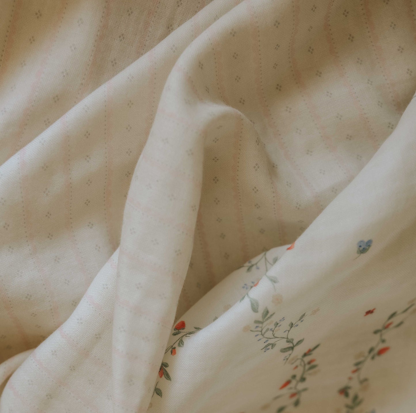 Petal Scallops Swaddle - Pink