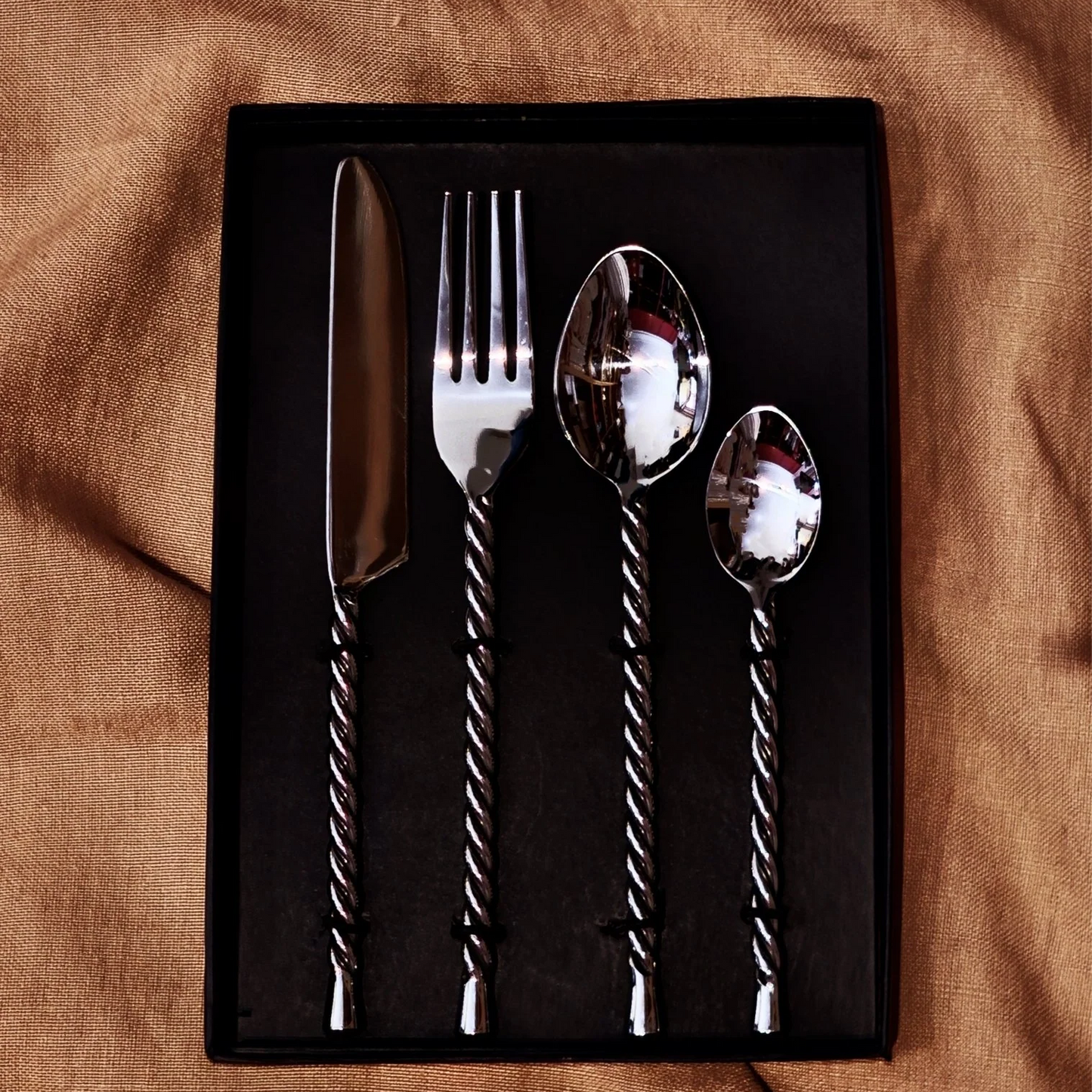 House of Quintana Cutlery Set Twirl