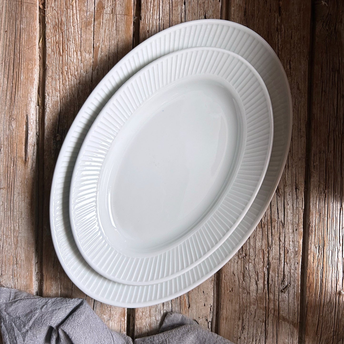 Plisse Oval Serving Platters