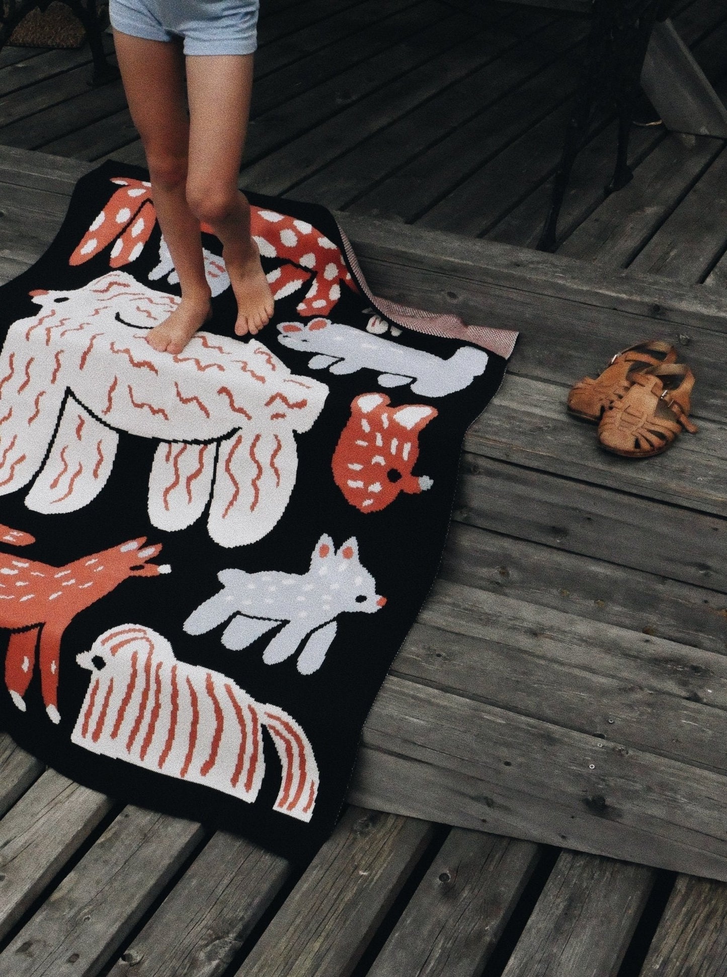 Bow Wow Knit Midi Blanket