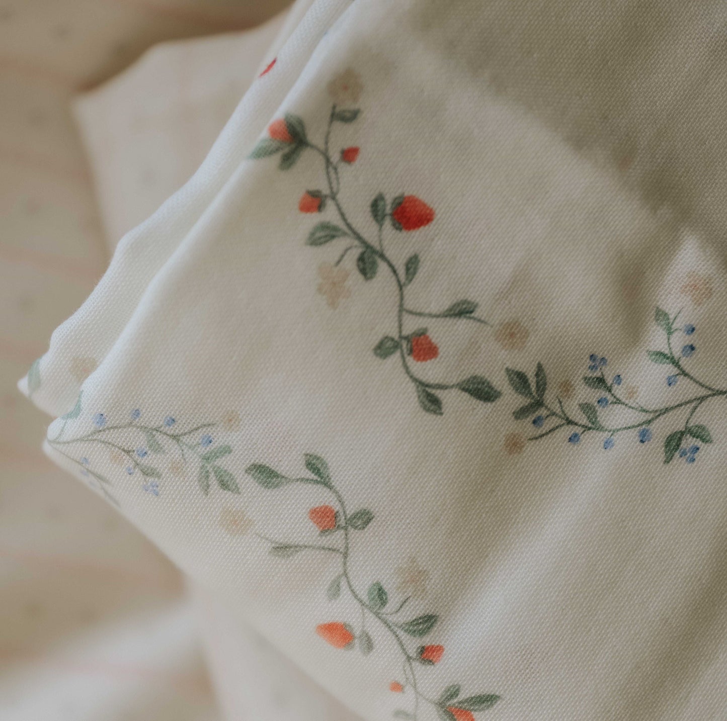 Botanical Berries Swaddle - Ivory