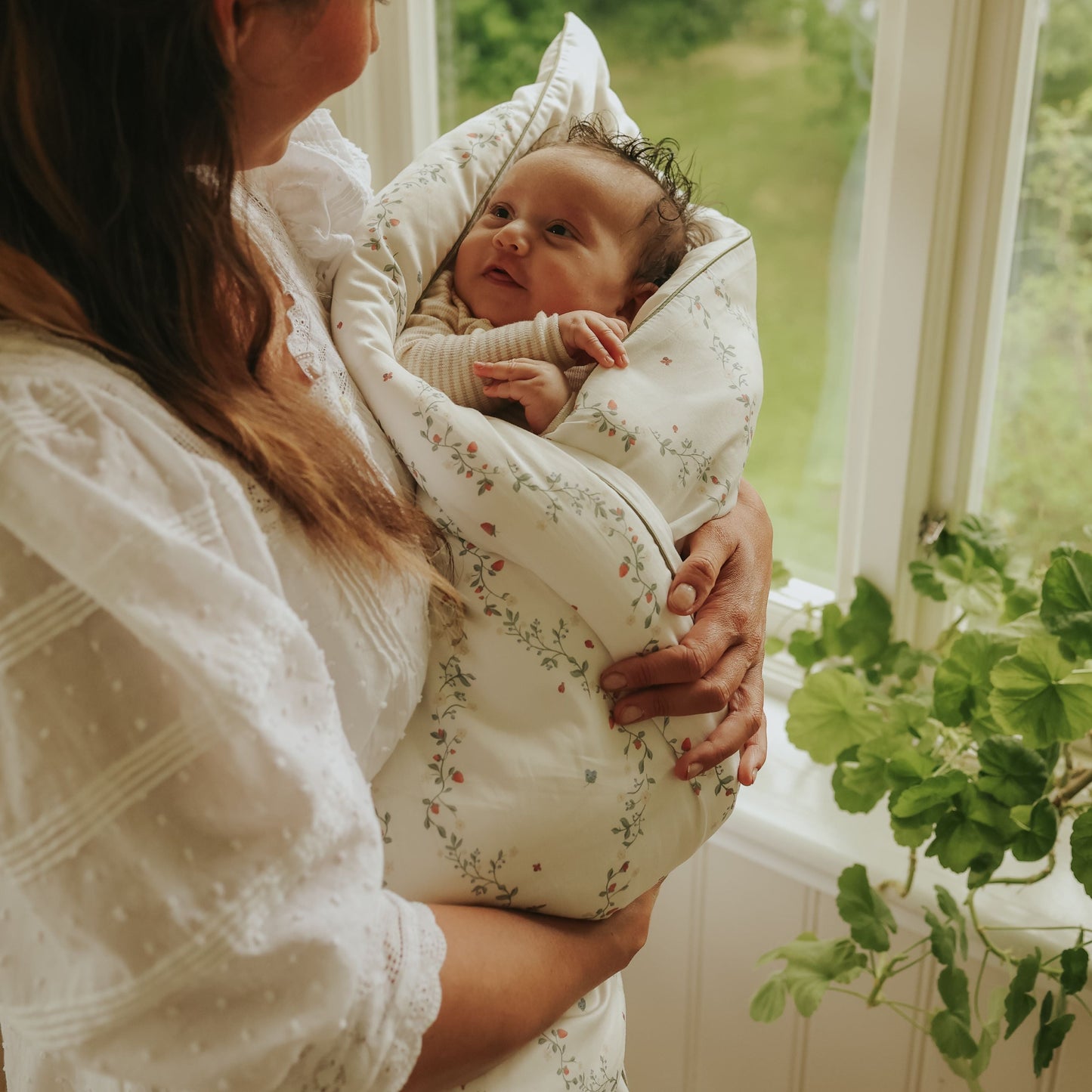 Botanical Berries Baby Duvet - Ivory