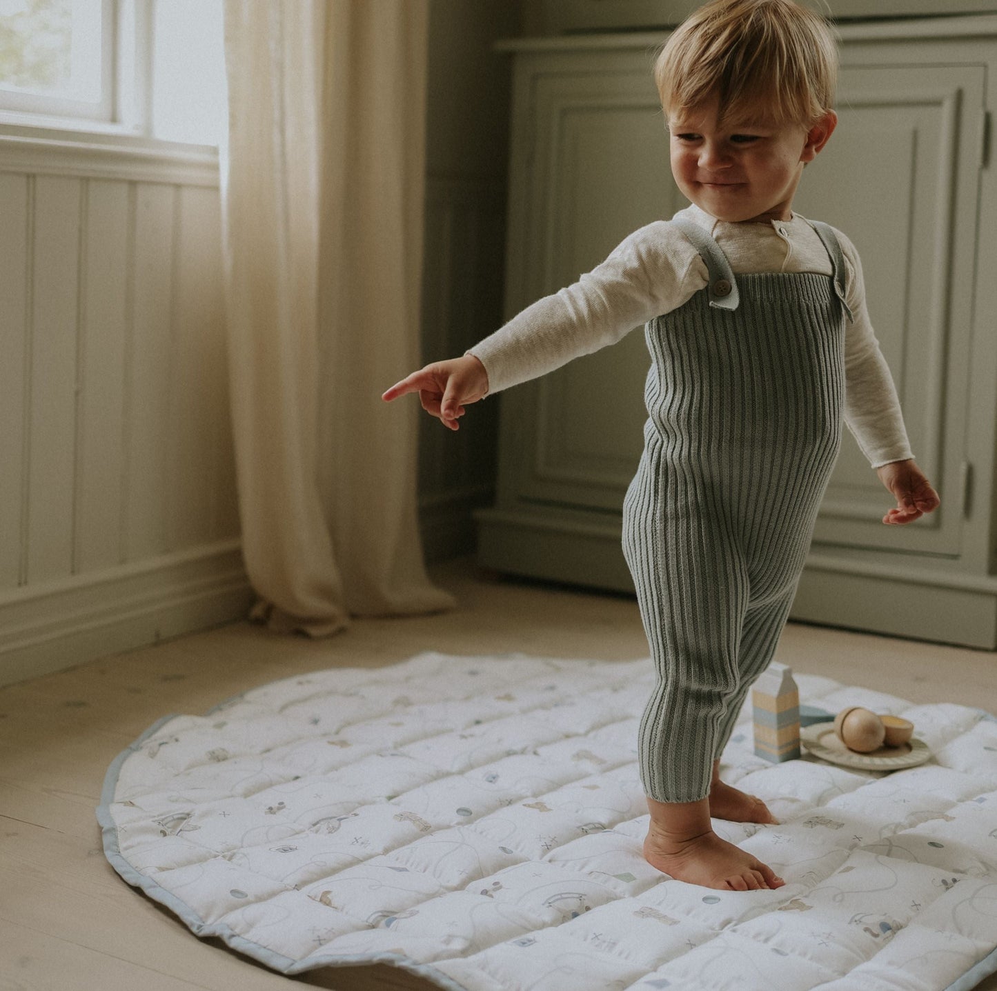 Little Toy Chest Play Mat - Ivory