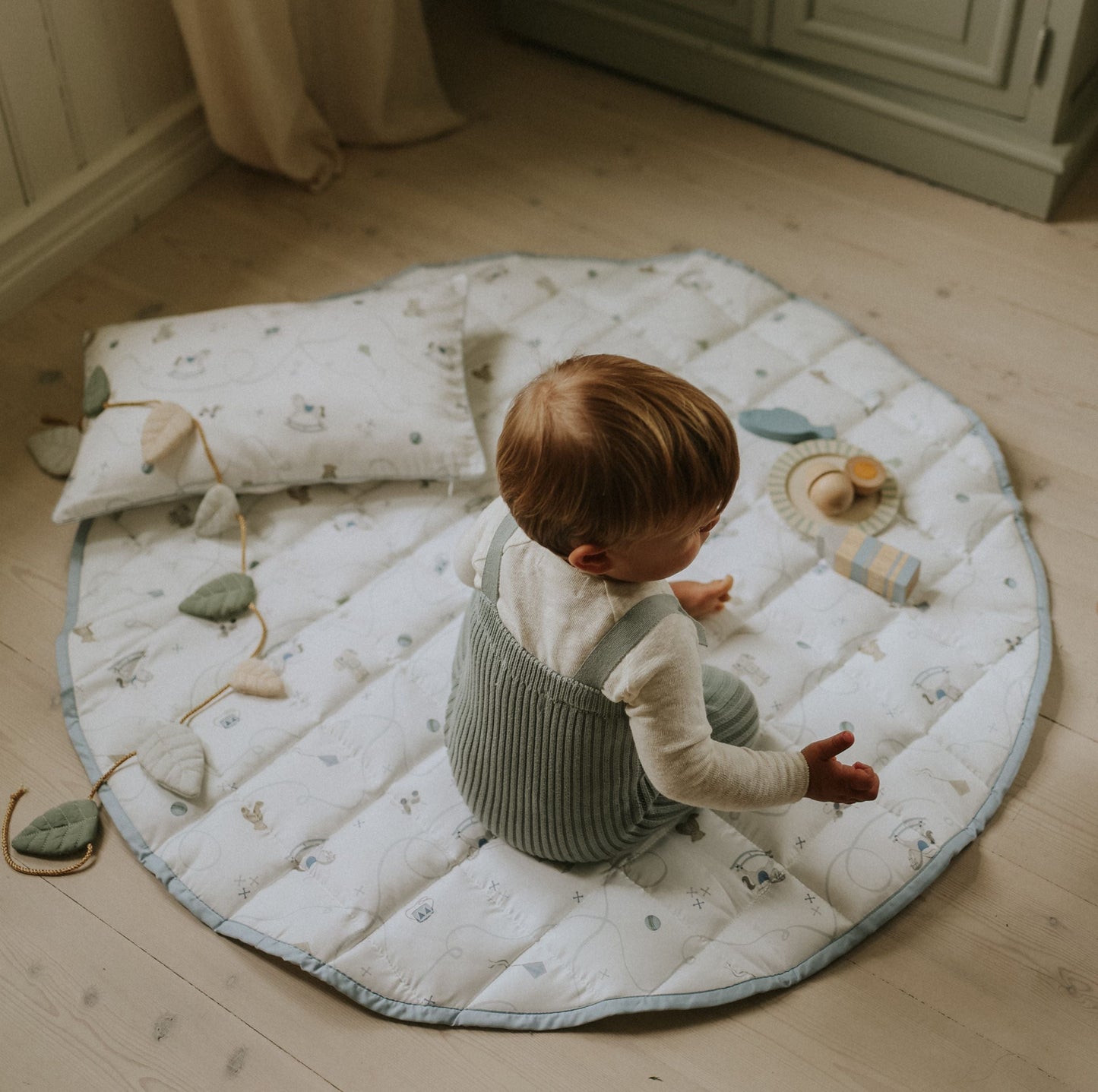Little Toy Chest Play Mat - Ivory