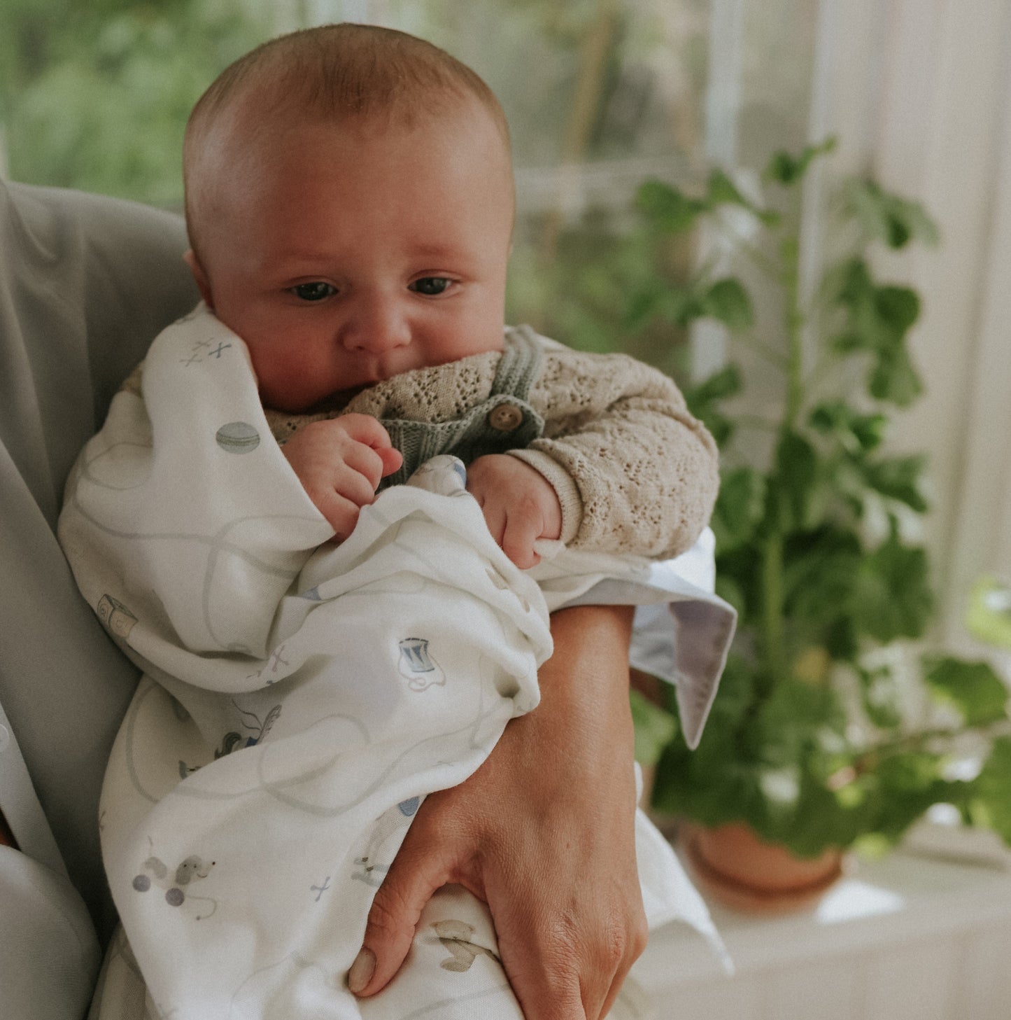 Little Toy Chest Swaddle - Ivory
