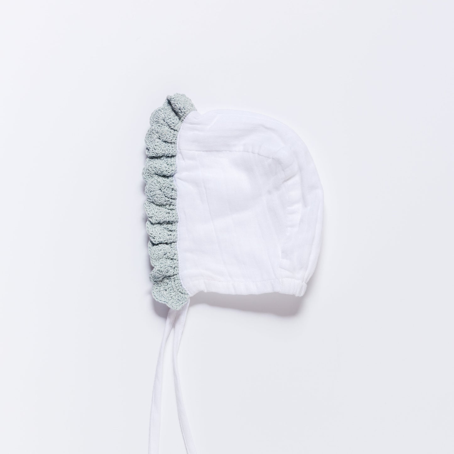 Jade Bonnet in Sky