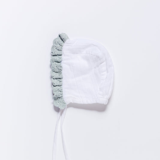 Jade Bonnet in Sky