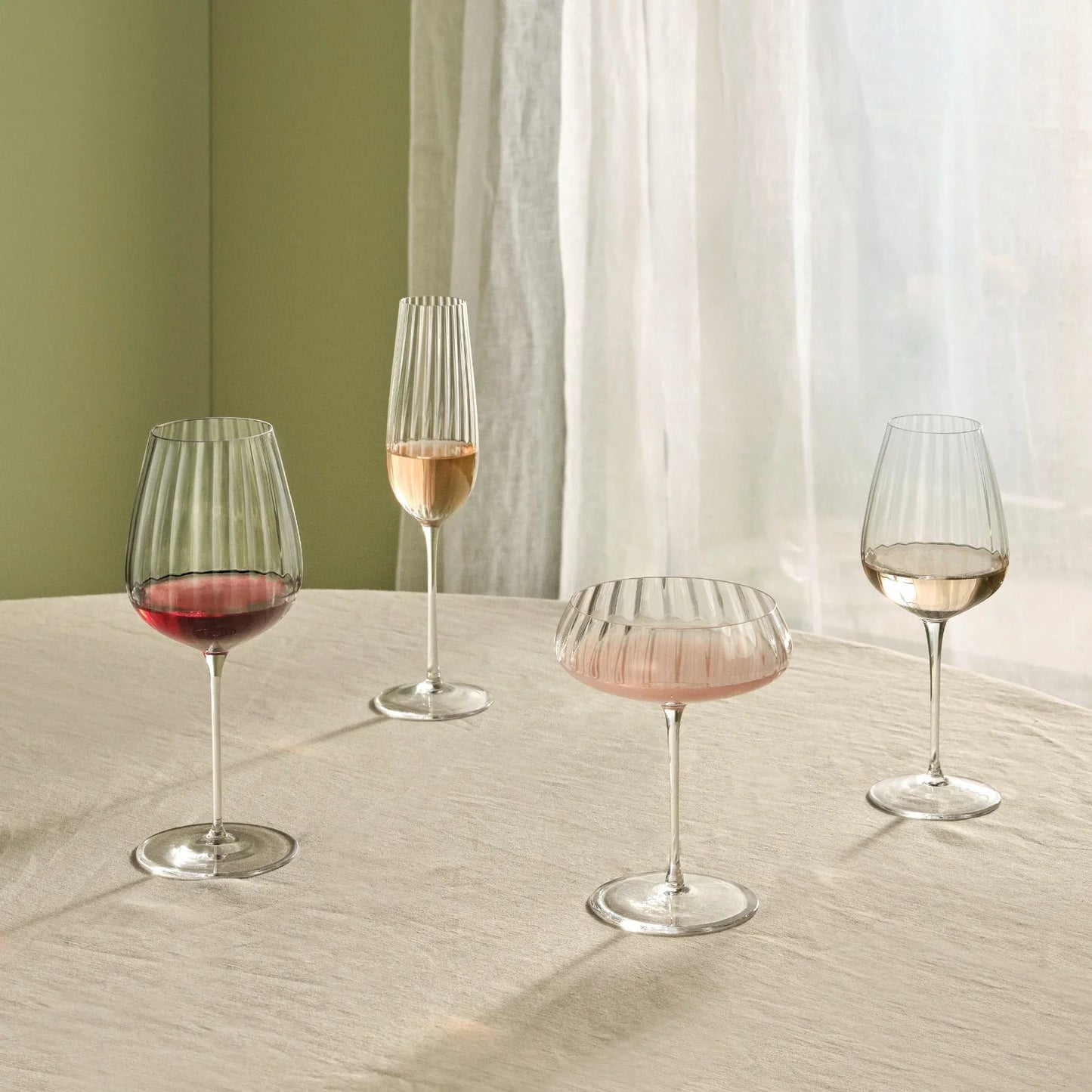 Round Up Set of 2 Red wine glasses