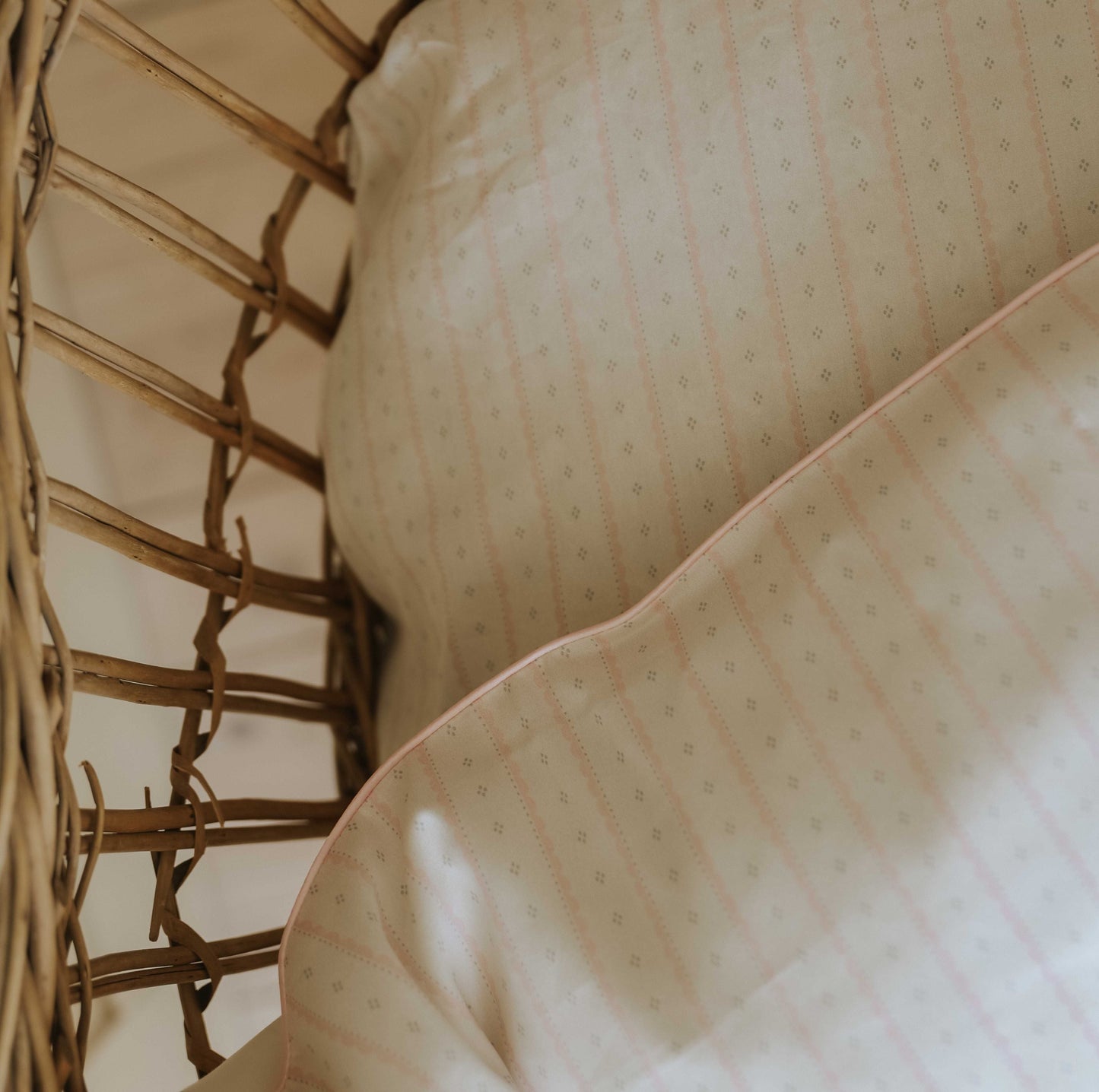 Petal Scallops Baby Duvet - Pink