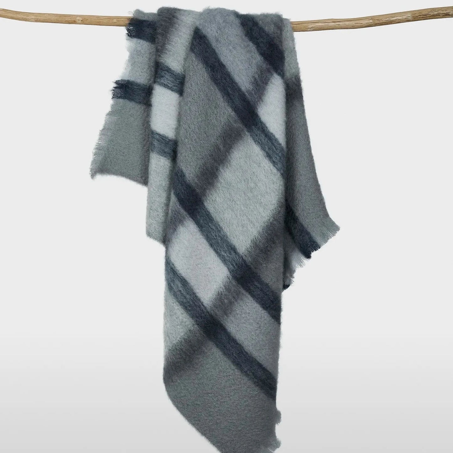 Mantas Ezcaray Mohair Cuadros Blanket (REF 721)