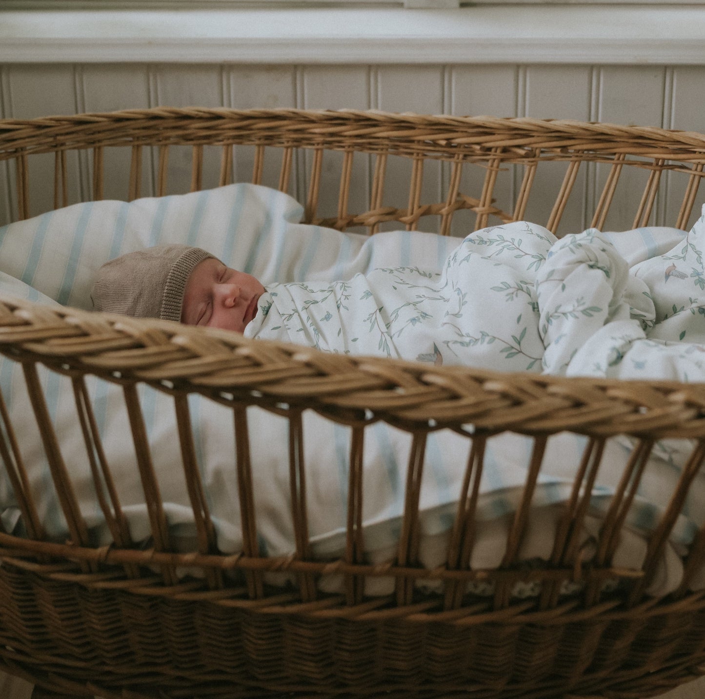 Secret Garden Swaddle - Ivory