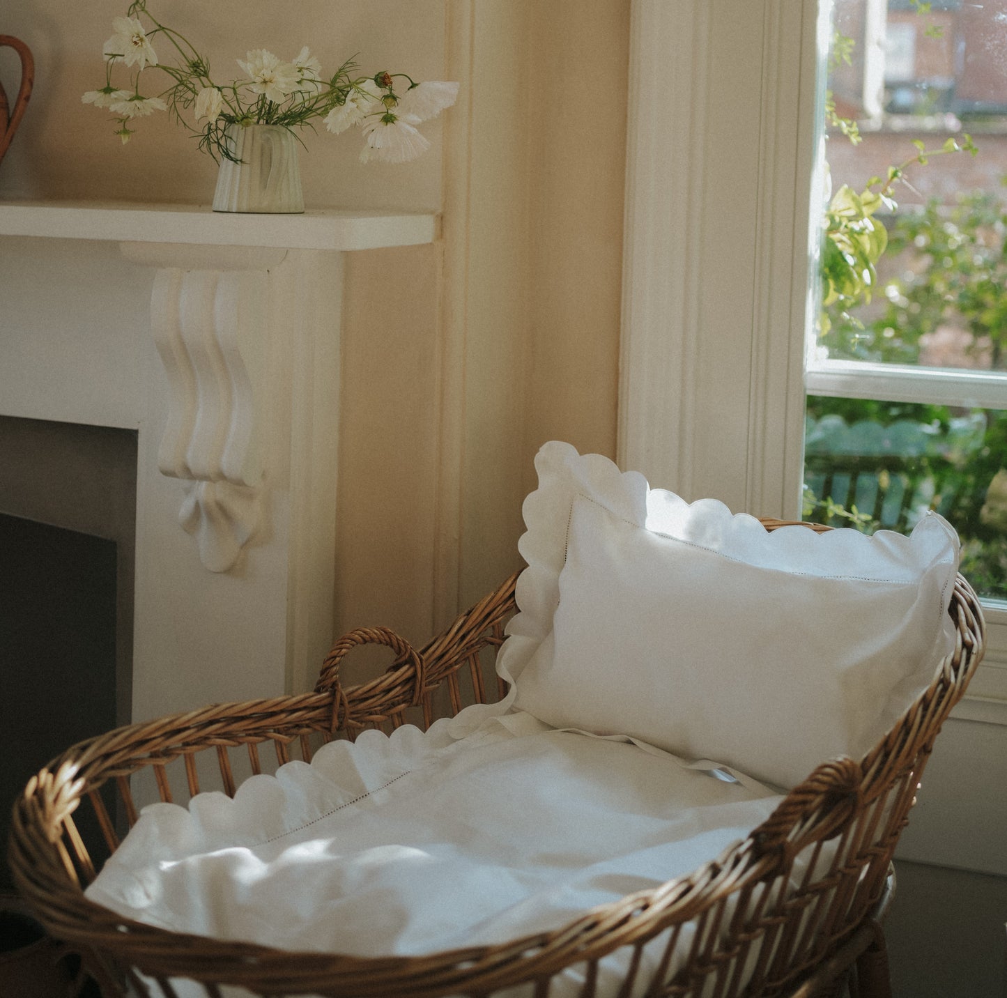 Scalloped Starlight Baby Duvet - White