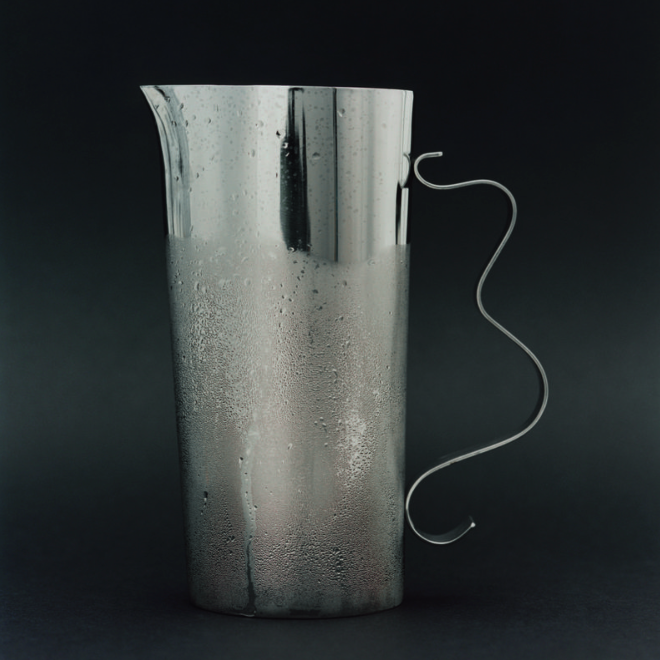 Squiggle Pitcher