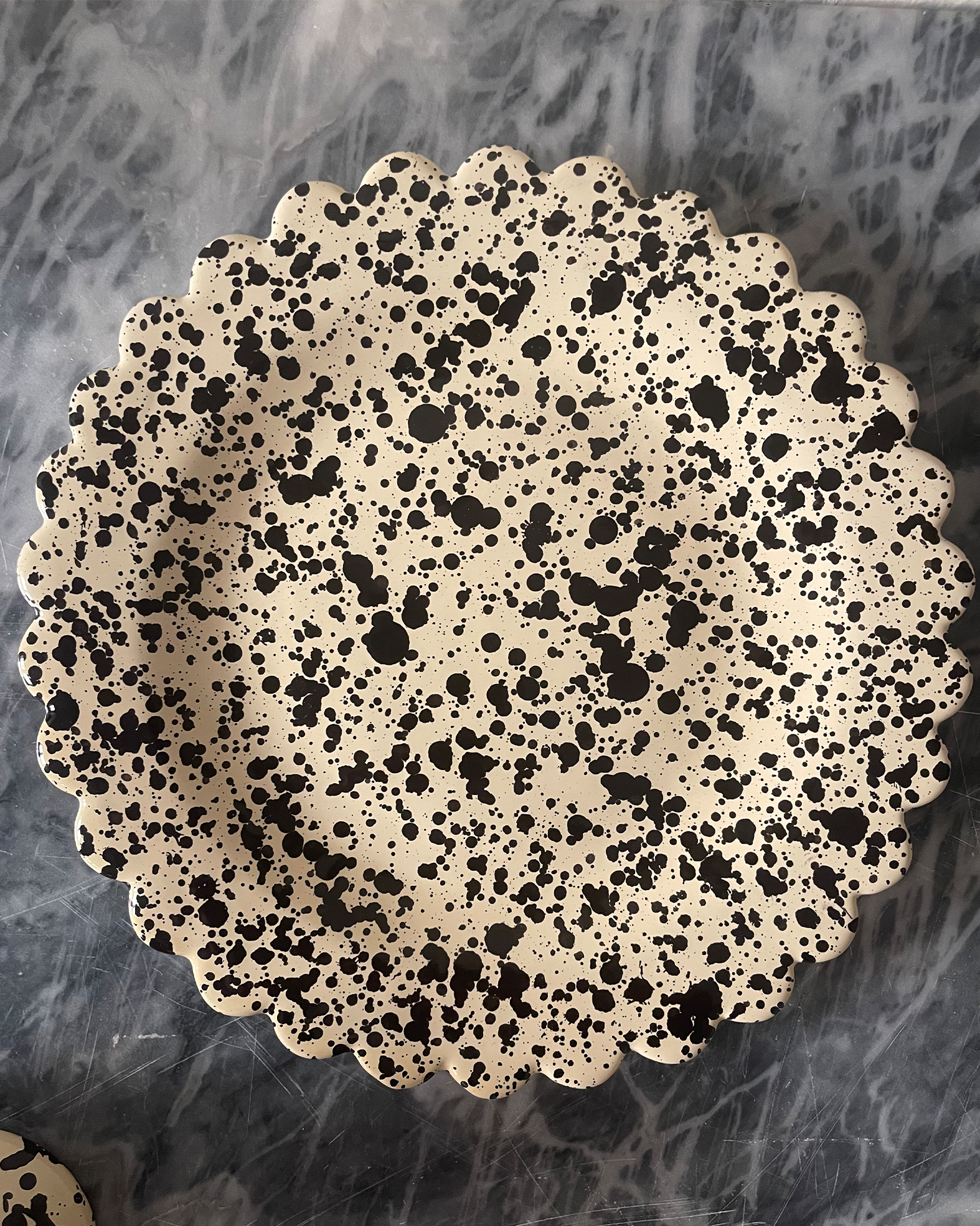 The Scalloped Dinner Plate