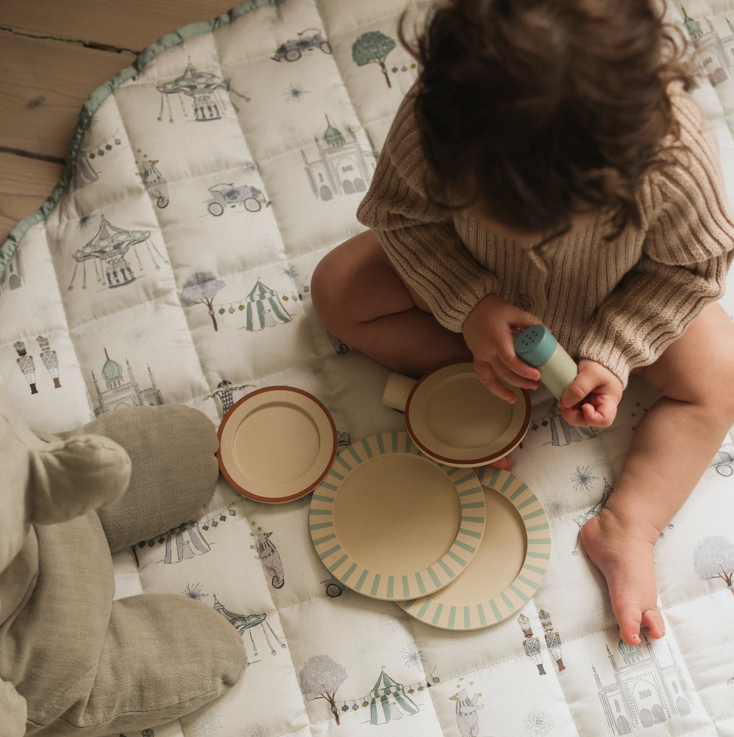 Adventures in Wonderland Play Mat - Aqua