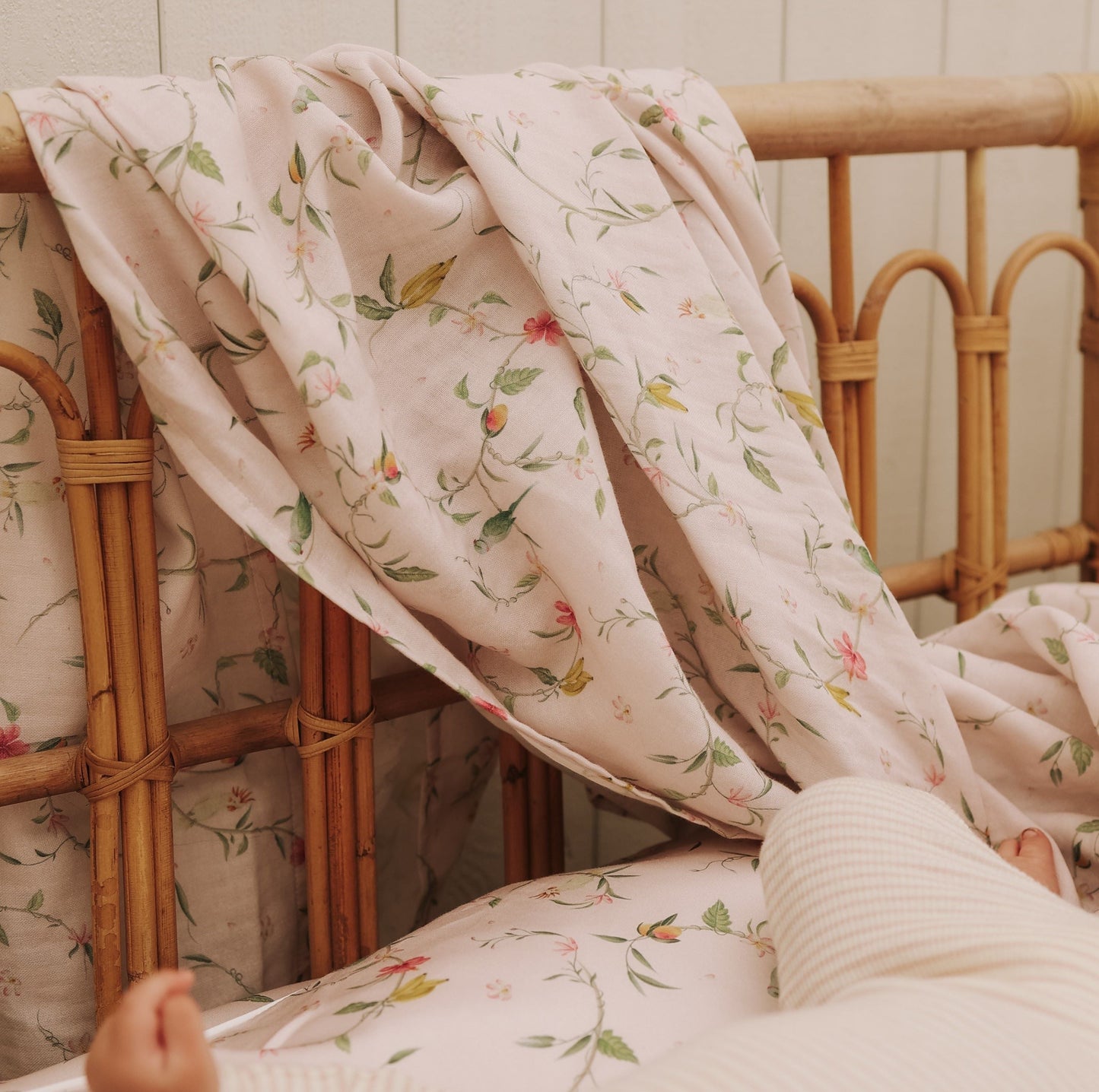 Dreaming of Paradise Swaddle - Ivory