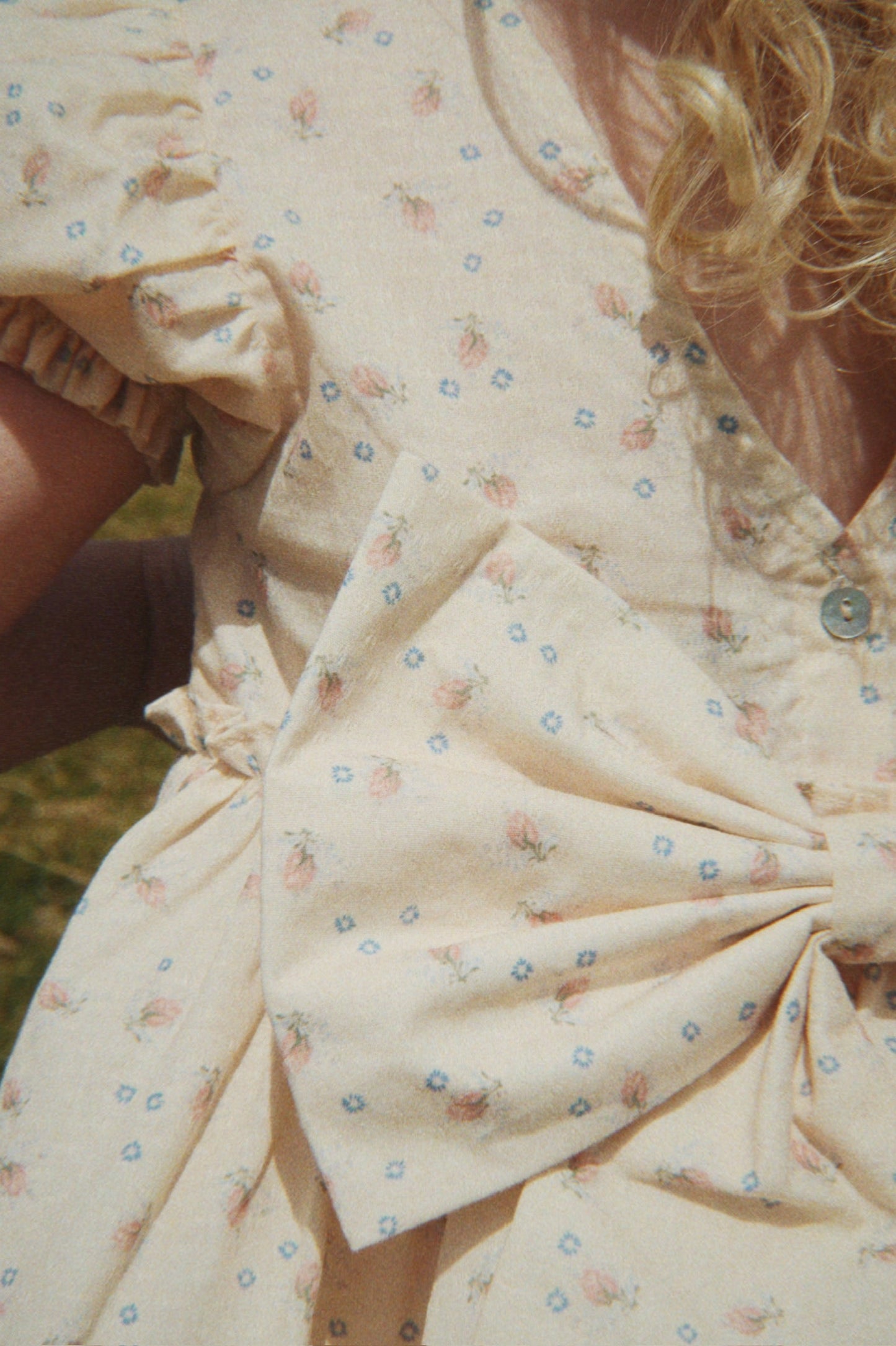 Evia Bow Dress in Brise d'Été